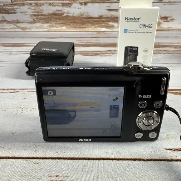 BLUE Nikon COOLPIX S3000 12MP Digital Camera From Japan A0016